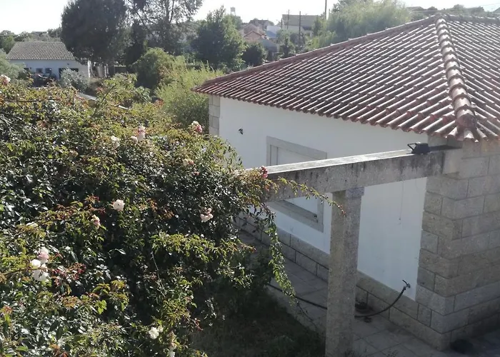 Penzion Casa Do Linhar - Quintas De Sirlyn Tondela